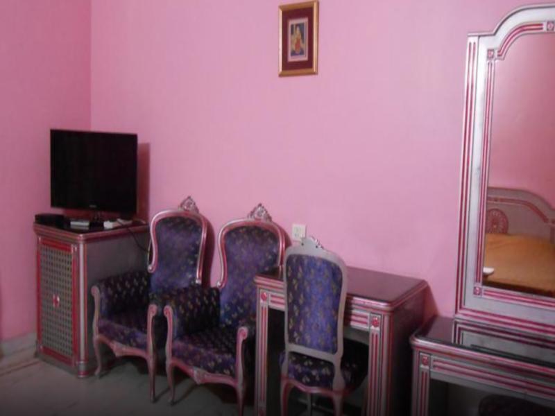Hotel Tourist Inn Силигури Екстериор снимка